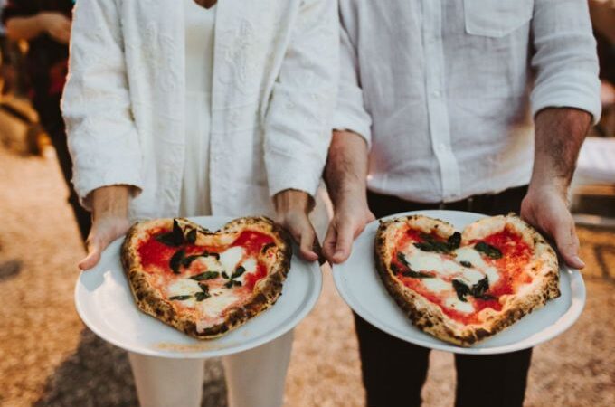 Dicas para servir pizza na festa do  casamento