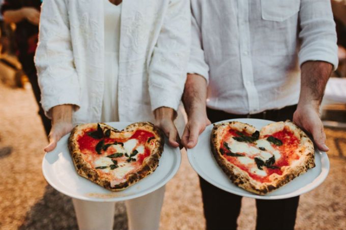 Dicas para servir pizza na festa do  casamento